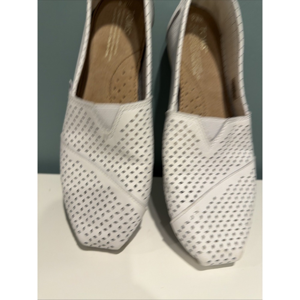 TOMS Alpargata Women Sz 8.5 Slip On Shoes Die Cut Geometric Perforated Leather
